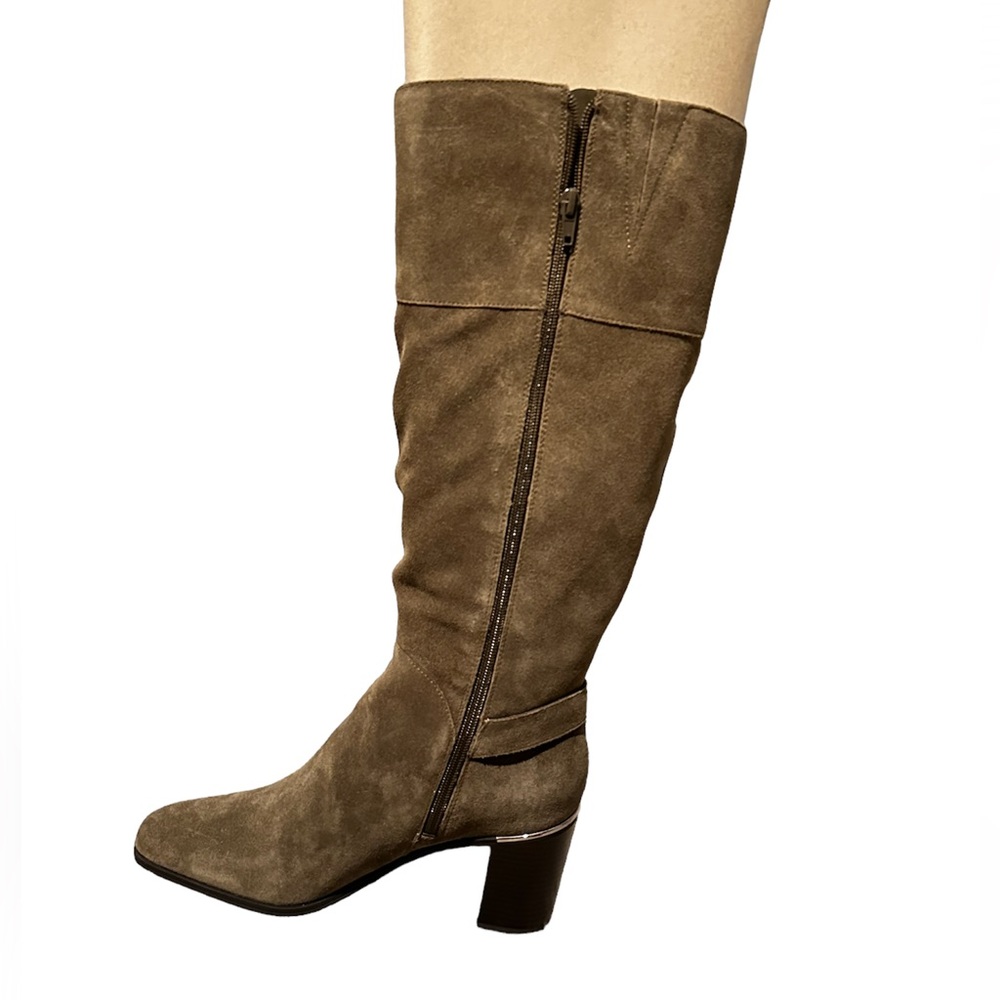 ❤️❤️ NIB BANDOLINO BLOCK HEEL GREEN SUEDE OLLIA BOOT SIZE 9.5 - Picture 2 of 6